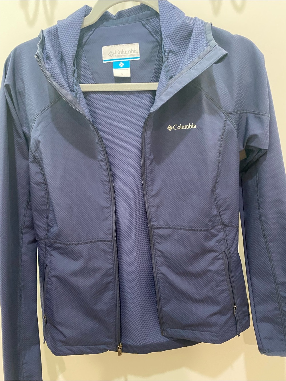 Columbia Women's Hooded Softshell Jacket in Periwinkle Navy Blue